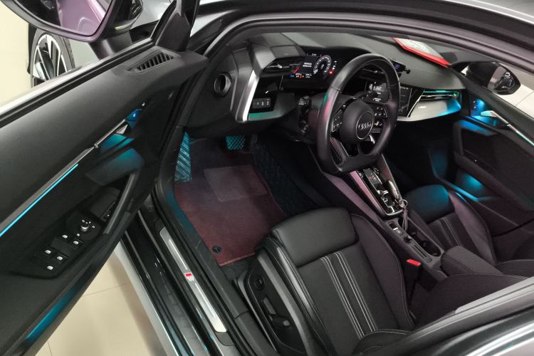 奥迪A3 2023款 改款 A3L Limousine 35 TFSI 时尚运动型中控内饰7003