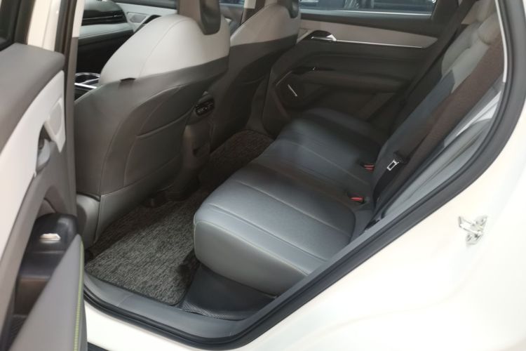 奔腾 悦意03 2025款 445km 欢悦版中控内饰21