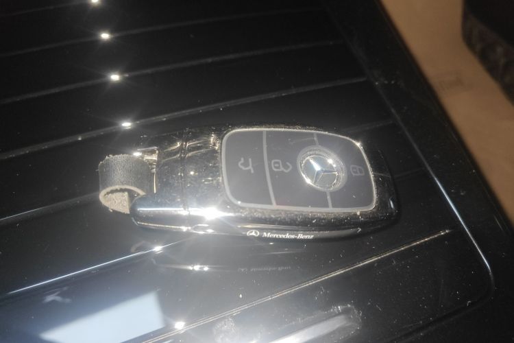 奔驰A级 2022款 A 180 L 运动轿车中控内饰11