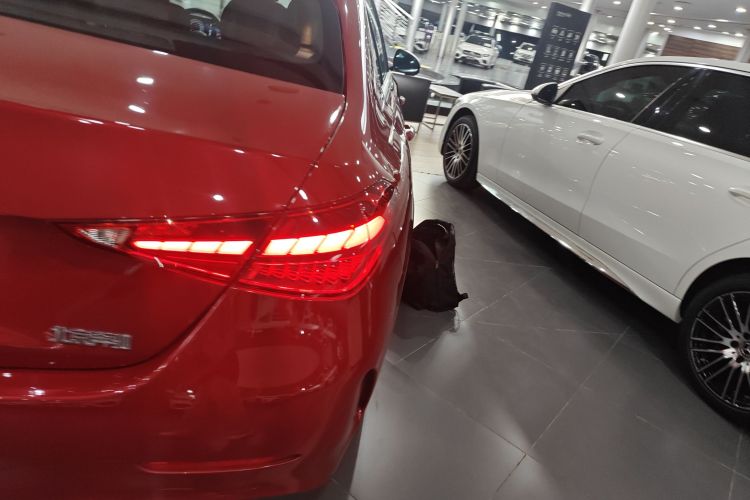 奔驰C级 2024款 C 200 L 运动版车身外观9