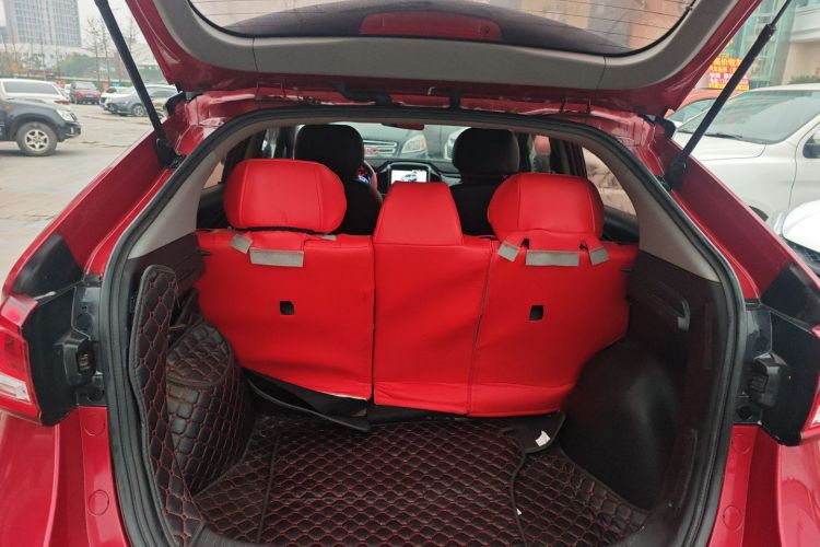 纳智捷 U5 SUV 2017款 1.6L 手动骑士版机舱底盘23