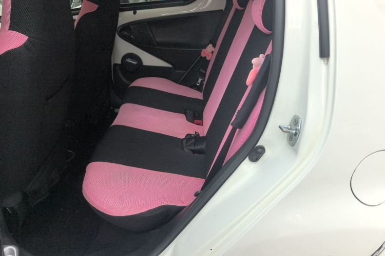 比亚迪F0 2015款 1.0L AMT 铉酷型中控内饰21