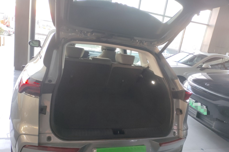 别克E5 2023款 臻享标准续航版机舱底盘23