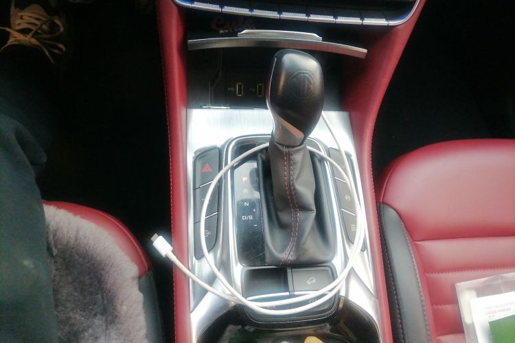 名爵HS 2018款 30T 自动四驱Trophy荷尔蒙超燃版 国V中控内饰18