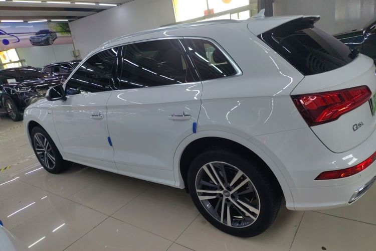 奥迪Q5L 2020款 改款 40 TFSI 荣享时尚型车身外观4