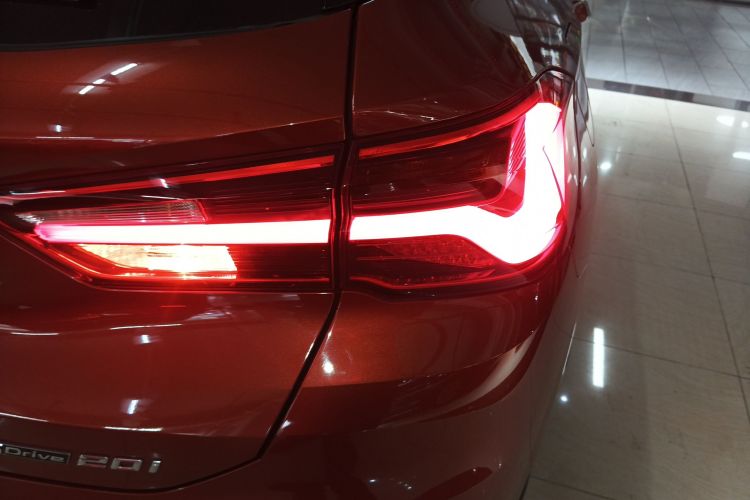 宝马X2(进口) 2019款 sDrive20i M越野套装 国VI车身外观9