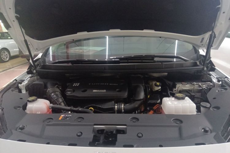 别克GL8新能源 2025款 陆尚 尊享版 7座机舱底盘24