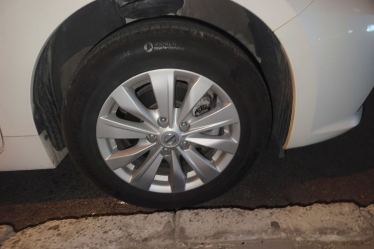 日产 天籁 2016款 改款 2.0L XL舒适版车身外观10