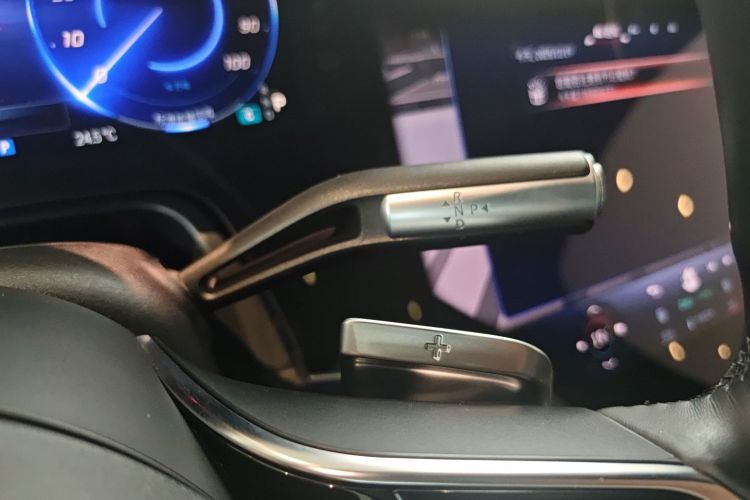 奔驰EQS 2023款 450+ 先锋版中控内饰18