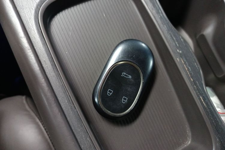 蔚来ET7 2022款 100kWh中控内饰7001