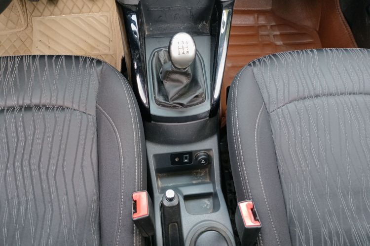 福特 翼搏 2013款 1.0L GTDi 手动尊贵型中控内饰18