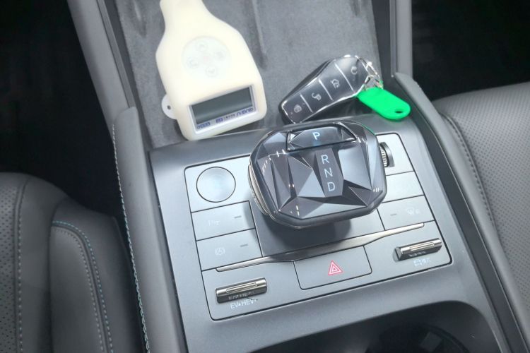 比亚迪 秦L 2025款 DM-i 智驾版 120KM超越型局部细节18