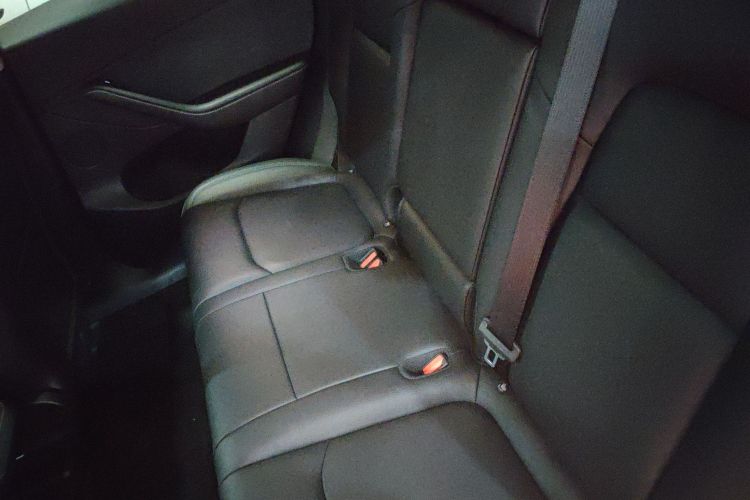 特斯拉 Model Y 2022款 改款 后轮驱动版中控内饰21