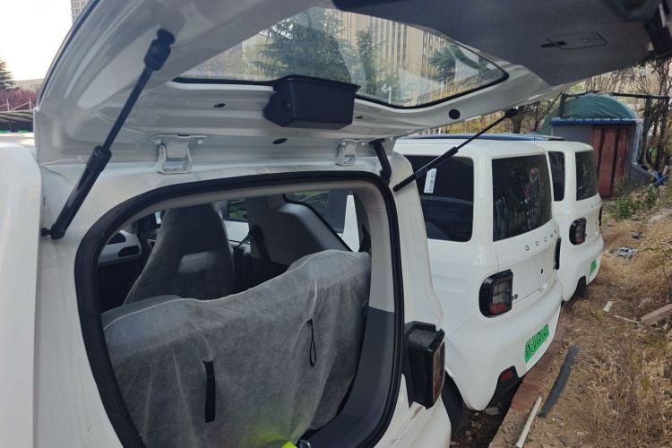 吉利银河 2024款 熊猫mini 200km 耐力熊机舱底盘23