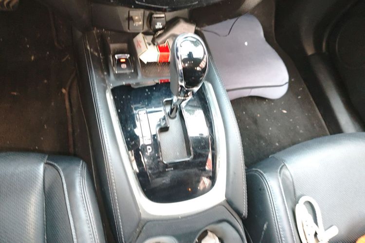 日产 奇骏 2019款 2.0L CVT智联舒适版 2WD中控内饰18