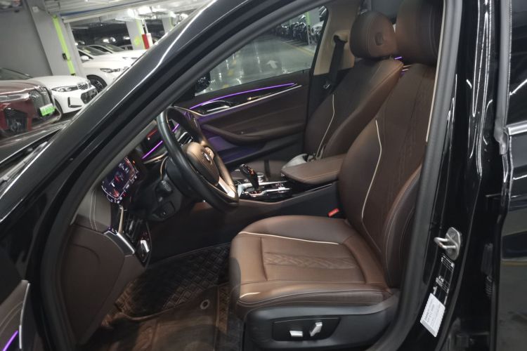 宝马5系 2022款 改款二 525Li 豪华套装中控内饰19