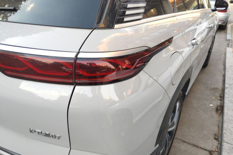 比亚迪 护卫舰07 2023款 DM-i 100KM 尊贵型车身外观9