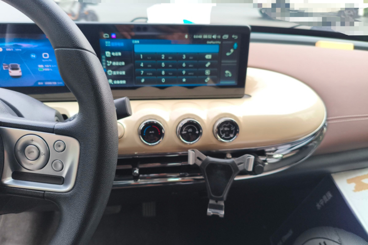 五菱汽车 五菱缤果 2023款 203km 舒享款中控内饰16