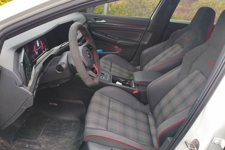 大众 高尔夫GTI 2023款 380TSI DSG GTI中控内饰19