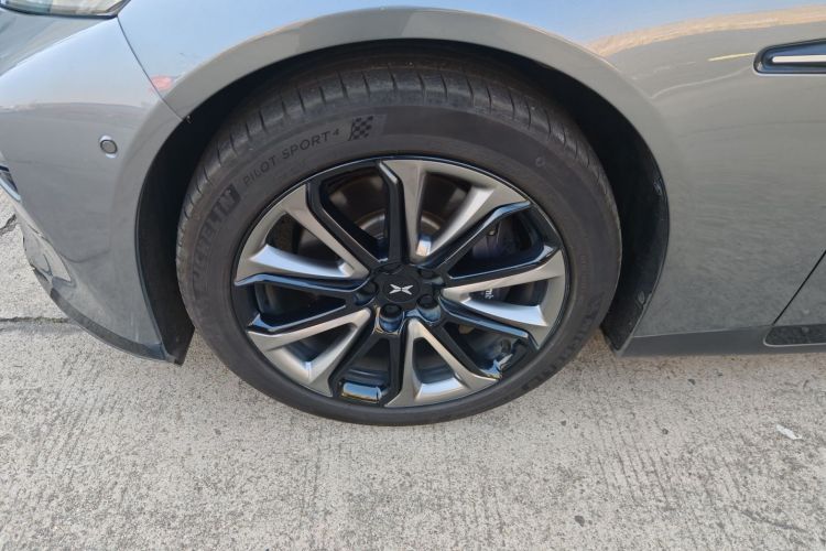 小鹏P7 2022款 480N+车身外观6007