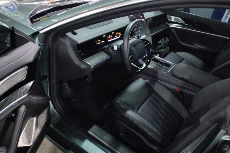 哪吒汽车 哪吒S猎装 2024款 增程300 标准版中控内饰20