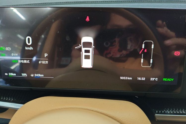 岚图汽车 岚图梦想家 2025款 PHEV 四驱尊贵鲲鹏版中控内饰14