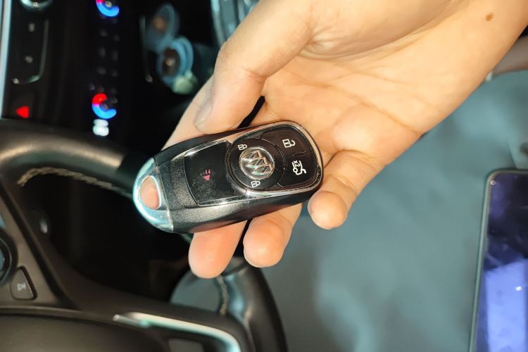 别克 君威 2017款 28T 尊享型中控内饰11