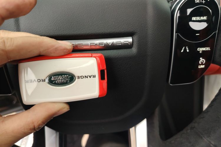 路虎 揽胜运动版 2020款 3.0 L6 HSE DYNAMIC中控内饰11