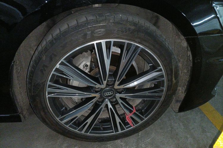 奥迪A6L 2020款 45 TFSI quattro 臻选动感型车身外观10