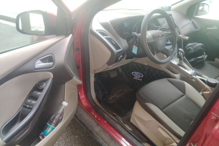 福特 福克斯 2012款 三厢 1.6L 自动舒适型中控内饰7003