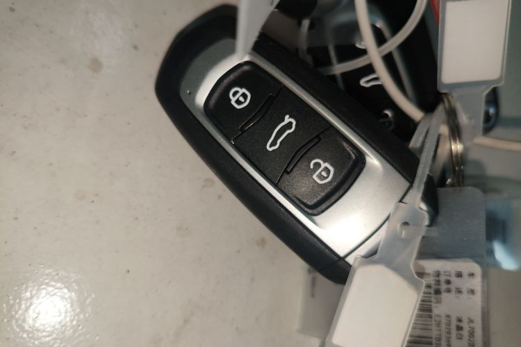 吉利银河 2024款 熊猫mini 200km 耐力熊中控内饰7001