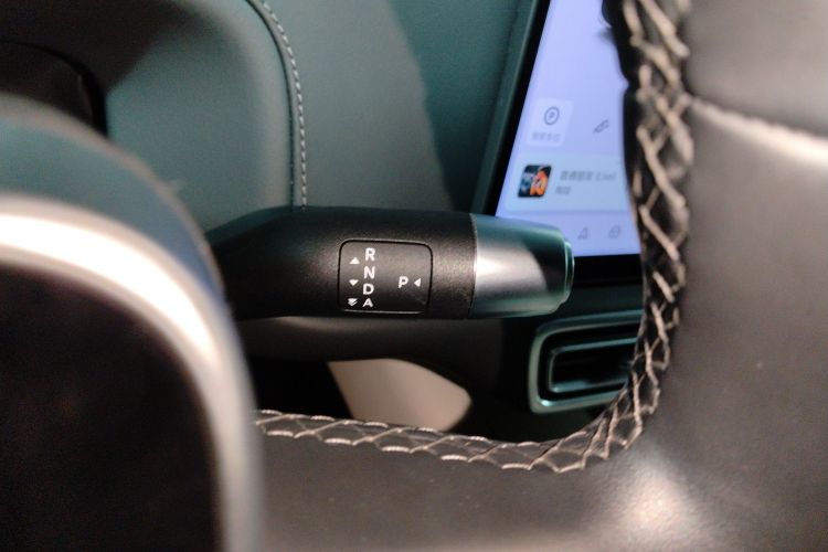 理想汽车 理想L6 2024款 Max中控内饰18