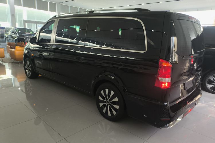 奔驰 威霆 2021款 2.0T 精英版 7座车身外观6003