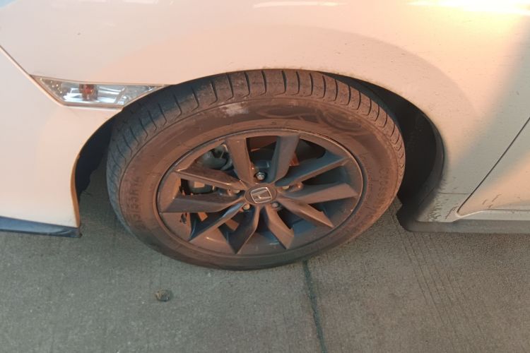 本田 思域 2021款 HATCHBACK 220TURBO CVT新锐控车身外观6007