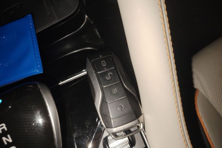 比亚迪 宋PLUS新能源 2021款 EV 旗舰型中控内饰7001