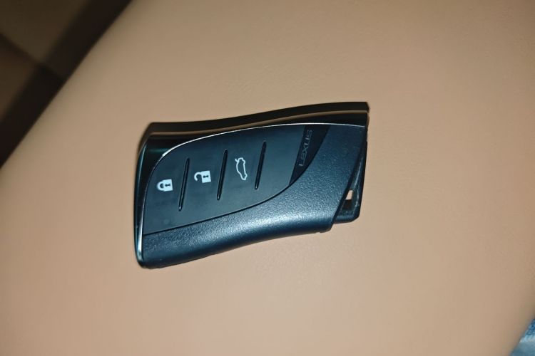 雷克萨斯ES 2021款 200 卓越版中控内饰11