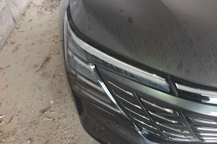 长安CS75 PLUS 2025款 第四代 1.5T 新蓝鲸 智慧旗舰型车身外观8