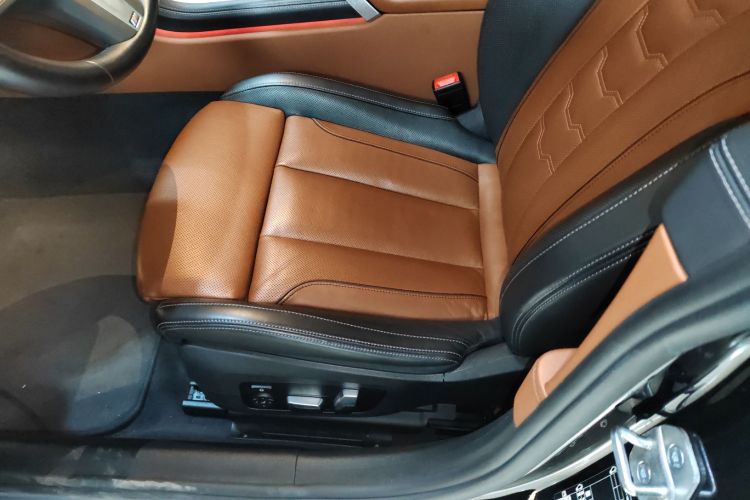 宝马8系 2022款 840i 四门轿跑车 M运动套装局部细节19