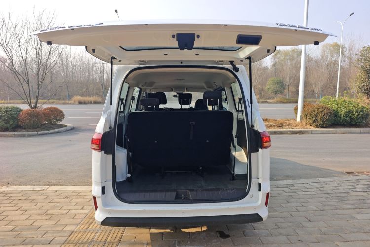 BAW北汽制造 锐胜王牌M7 2023款 1.6L 标轴创富型 7座机舱底盘23