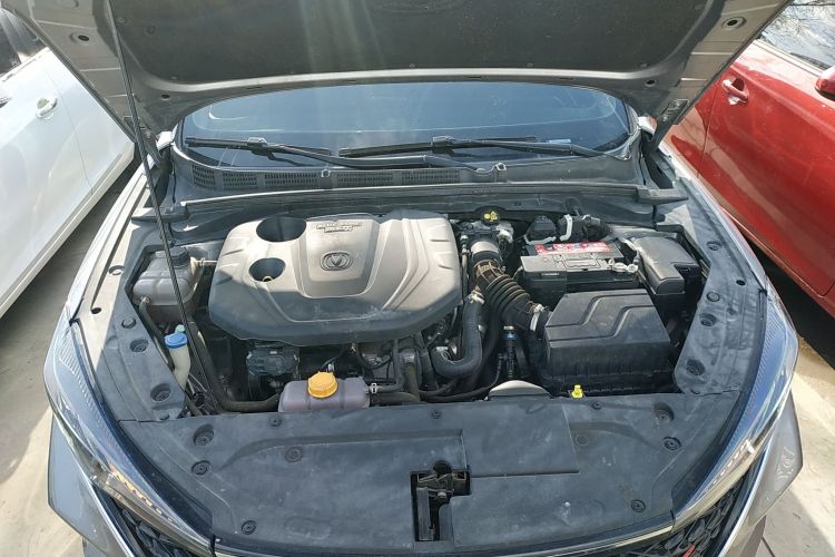 长安 逸动 2020款 PLUS 蓝鲸NE 1.4T GDI DCT尊贵型局部细节24