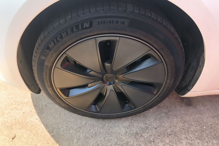 特斯拉 Model 3 2023款 后轮驱动版车身外观6007