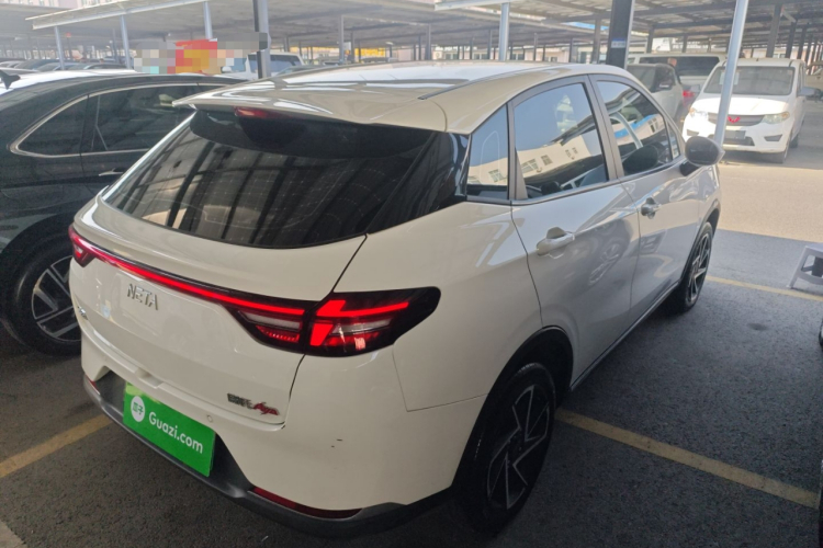 哪吒汽车 哪吒V 2021款 Co-sport 魔力版车身外观7