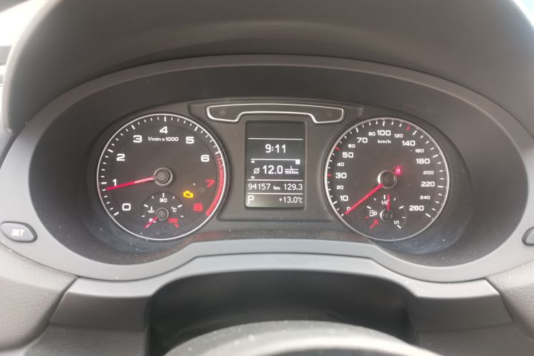 奥迪Q3 2013款 35 TFSI 舒适型中控内饰14