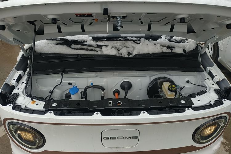 吉利银河 2024款 熊猫mini 200km 耐力熊机舱底盘24