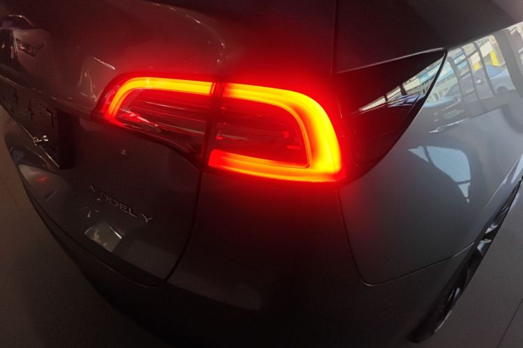 特斯拉 Model Y 2024款 长续航全轮驱动版车身外观6006