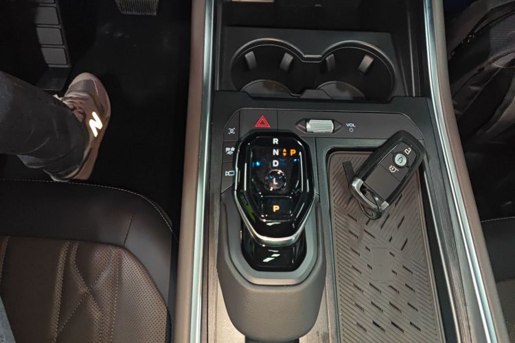 福特 2025款 锐界L 2.0T EcoBoost E混动四驱七座至尊型中控内饰18