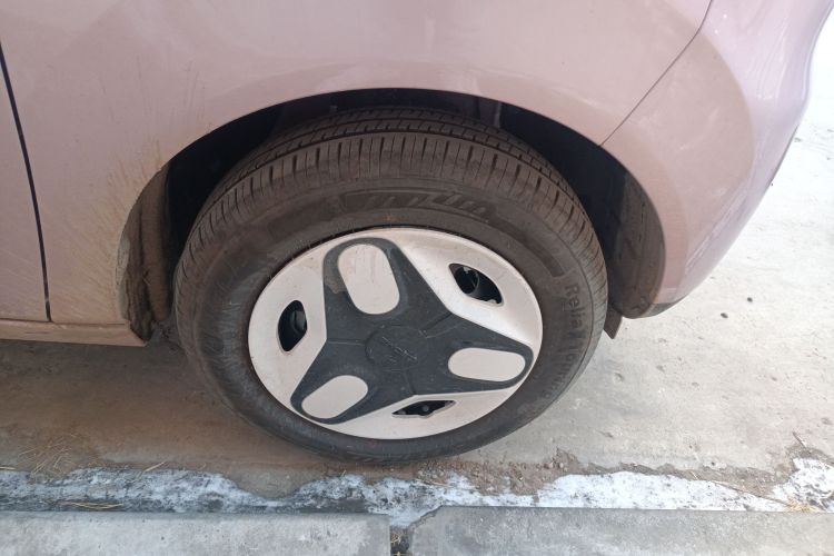 吉利银河 熊猫 2025款 210km 元气熊车身外观10