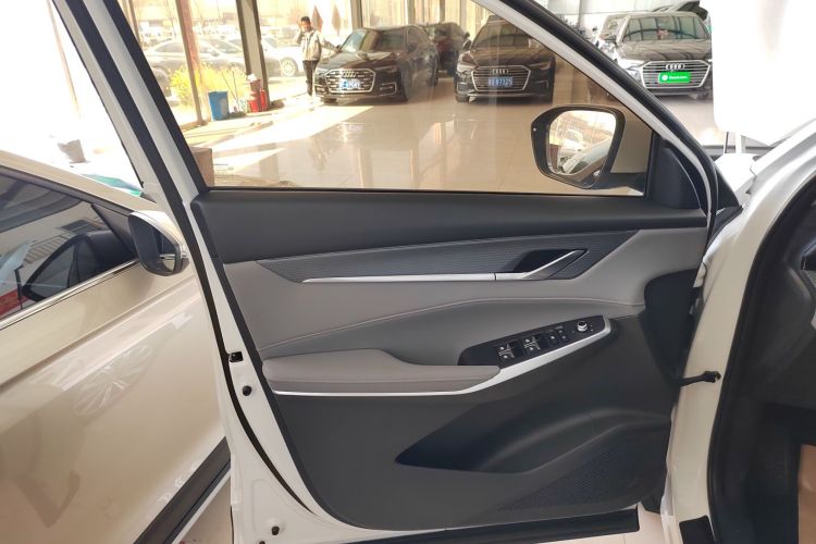 长安CS75 PLUS 2022款 第二代 2.0T 自动尊贵型中控内饰7007