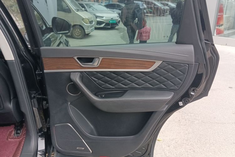 红旗HS7 2021款 3.0T 自动四驱智联旗悦版中控内饰7006