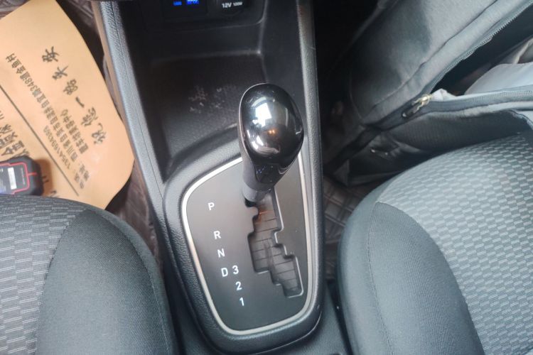 现代 瑞纳 2017款 1.4L 自动跃享版 国V中控内饰18